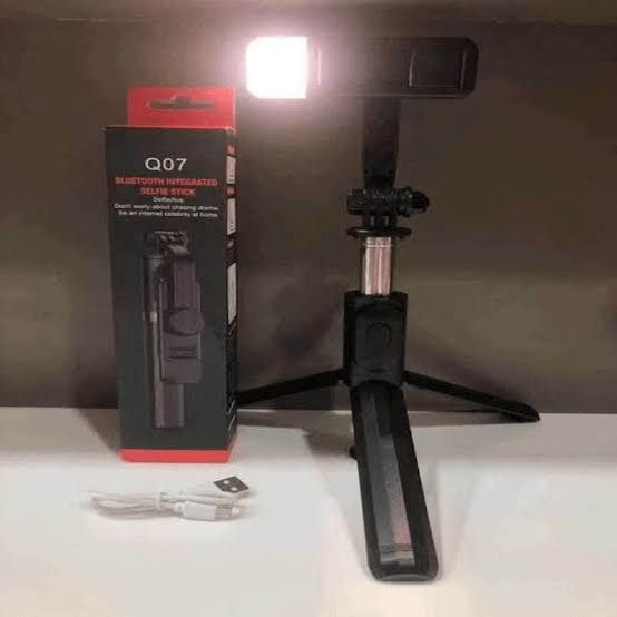 Q07 Bluetooth Selfie Stick Tripod l Q07 অল-ইন-ওয়ান সেলফি স্টিক ট্রাইপড - Image 4