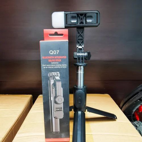 Q07 Bluetooth Selfie Stick Tripod l Q07 অল-ইন-ওয়ান সেলফি স্টিক ট্রাইপড - Image 7